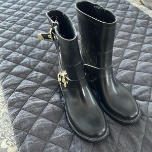 Vince Camuto Rain Boots Size 6